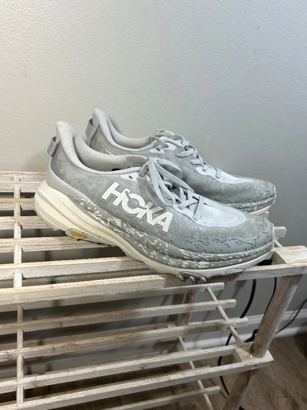Hoka One One Speedgoat 6 Gray Trail Women’s Running Sneaker Shoes Size 8.5